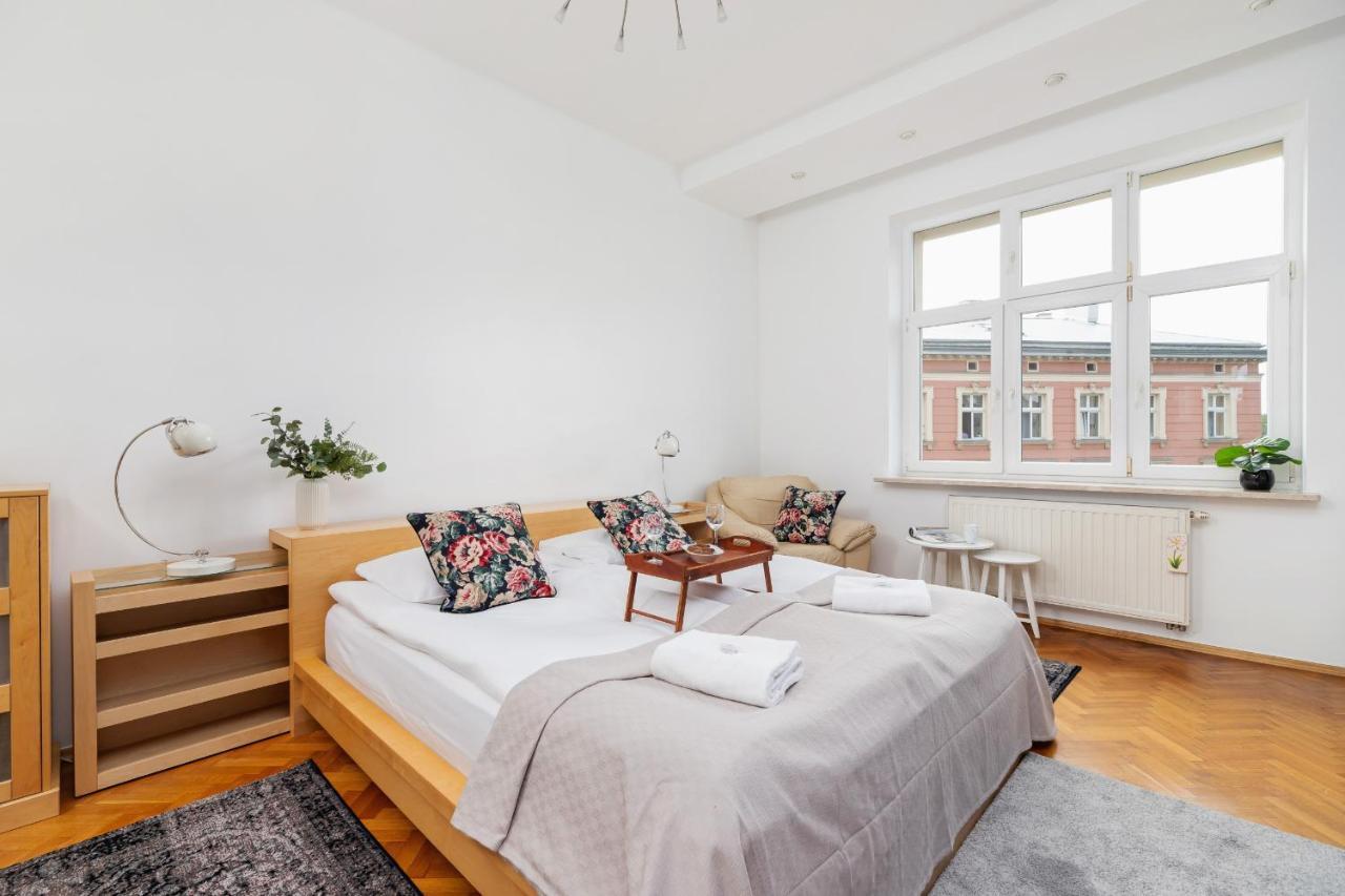 Slowacki Avenue Family Apartments Cracow By Noclegi Renters Krakov Exteriér fotografie